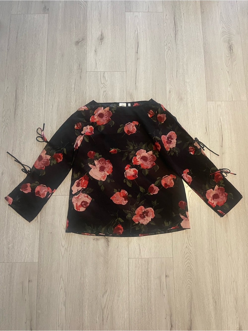 Aritzia Wilfred Pozzi Blouse - Black Floral Long Sleeve Tie Top